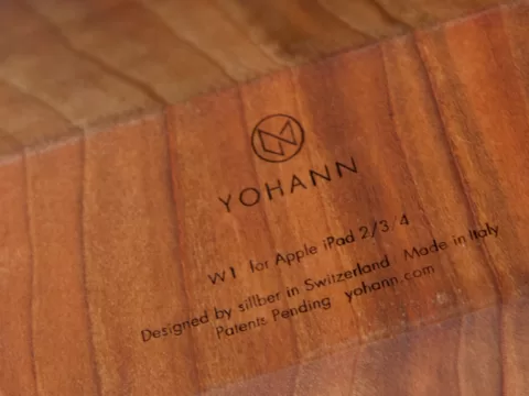 Yohann Standfläche mit eingraviertem Logo